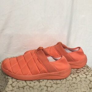 Kubua Women’s Orange Slip On Shoes Collapsible Heel Sz 42 Mint
